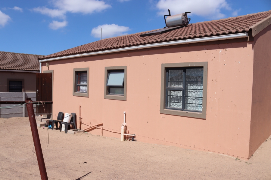 3 Bedroom Property for Sale in Louwville Western Cape